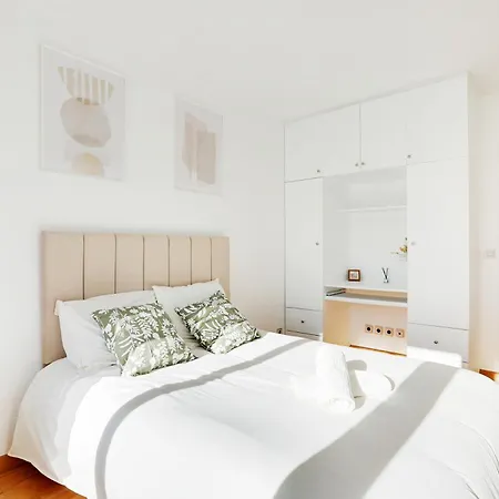 A 1 Minute Du Metro Et Parking Prive Apartment Paris
