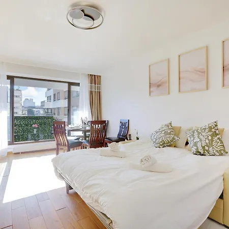 A 1 Minute Du Metro Et Parking Prive Apartment *