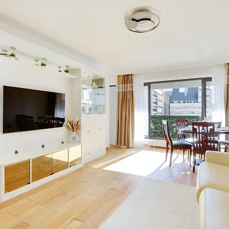Apartment A 1 Minute Du Metro Et Parking Prive Paris