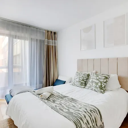 A 1 Minute Du Metro Et Parking Prive Apartment Paris